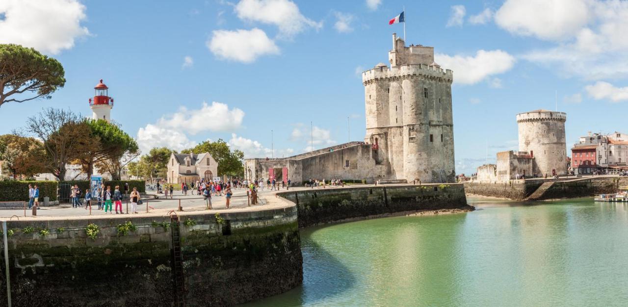 Charmant Cocon Iode Cosy Equipe, Baigne De Lumiere, Situe Au Coeur De La Rochelle A 1Min A Pied Du Marche Central Avec Tv Et Wifi Exterior foto