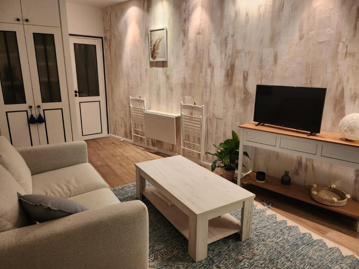 Apartamento Charmant Cocon Iode Cosy Equipe, Baigne De Lumiere, Situe Au Coeur De La Rochelle A 1Min A Pied Du Marche Central Avec Tv Et Wifi Exterior foto