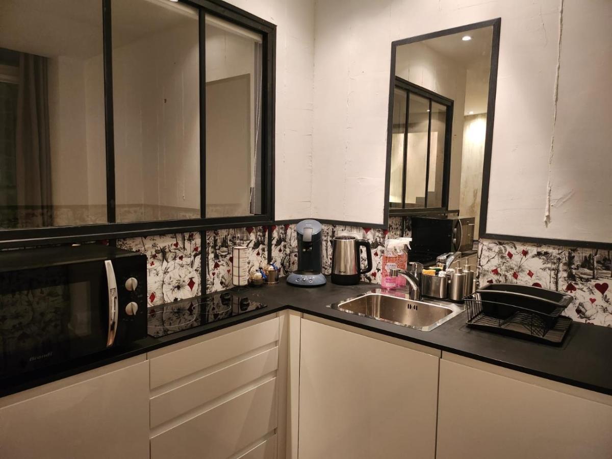 Charmant Cocon Iode Cosy Equipe, Baigne De Lumiere, Situe Au Coeur De La Rochelle A 1Min A Pied Du Marche Central Avec Tv Et Wifi Exterior foto
